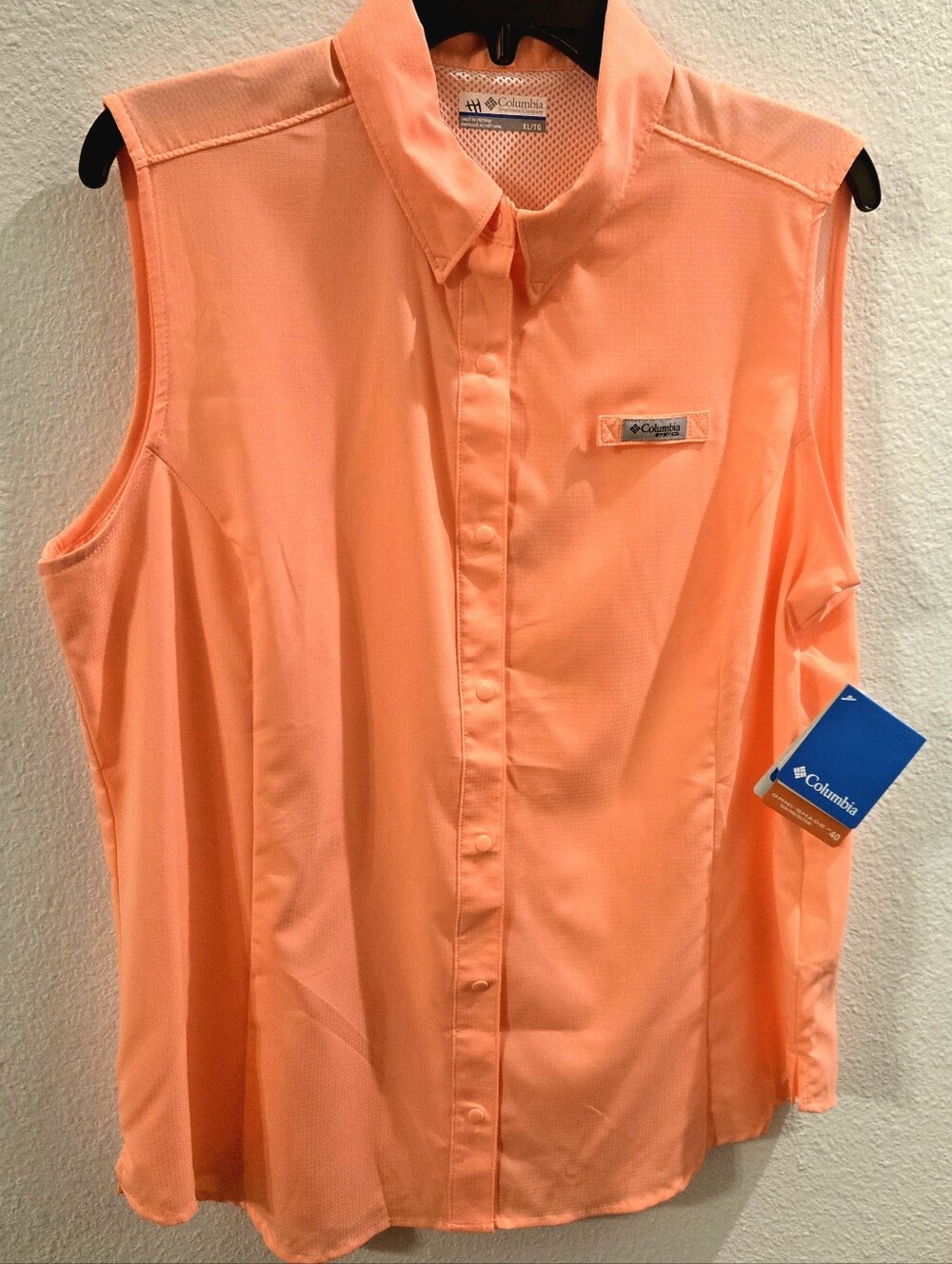 Columbia Bright Coral Sleeveless Button-Up Performance Shirt